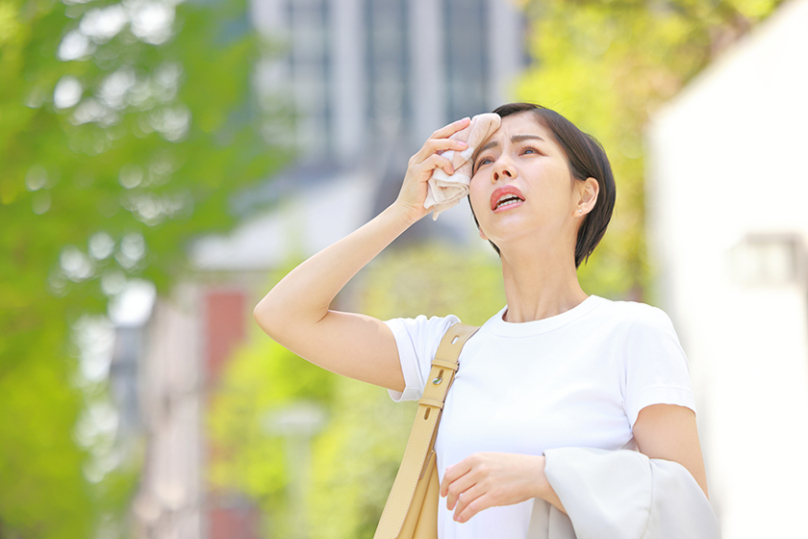 頭皮から汗が止まらない！原因や対応方法、予防法を解説